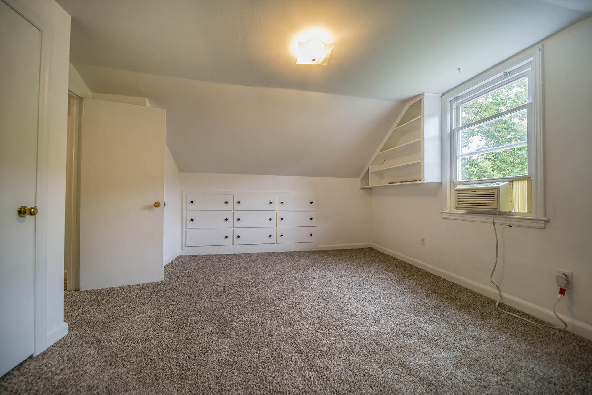 1027 Ethel Road Southeast Roanoke, VA 24014 - Photo 18 of 38 Bedroom upper