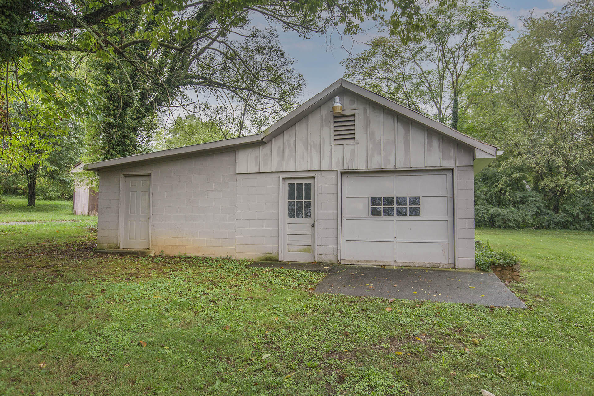 1027 Ethel Road Southeast Roanoke, VA 24014 - Photo 27 of 38 Detached Garage