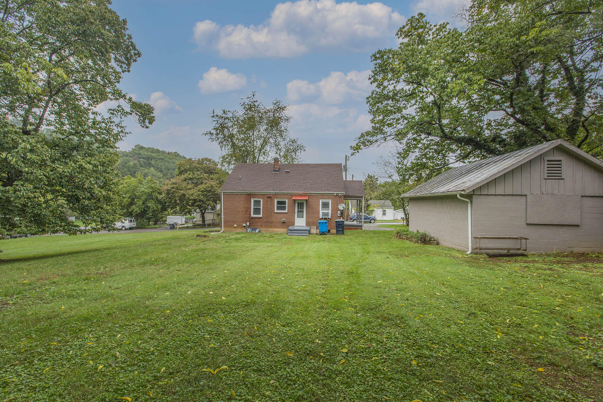 1027 Ethel Road Southeast Roanoke, VA 24014 - Photo 30 of 38 Garden city area