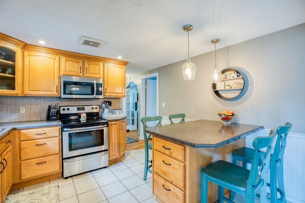 5 Ridge Road South Hadley, MA 01075 - Photo 8 of 28 Gallery Image 8