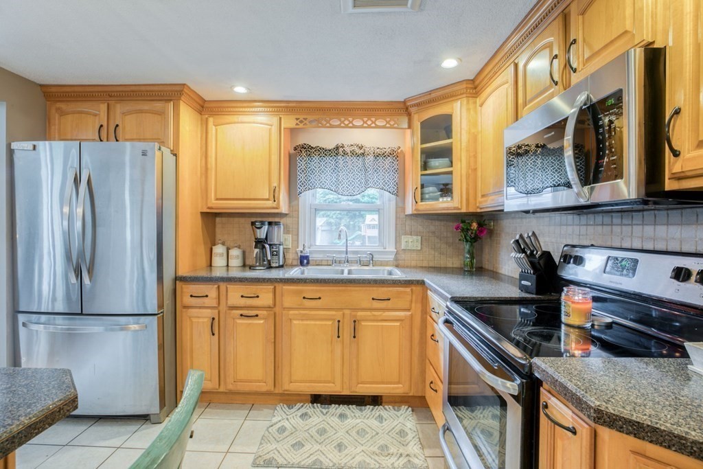 5 Ridge Road South Hadley, MA 01075 - Photo 10 of 28 Gallery Image 10
