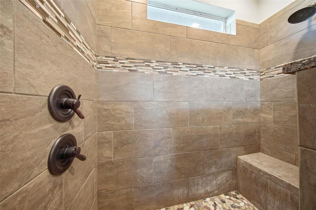3090 80 Foot Road Bartow, FL 33830 - Photo 20 of 48 a bathroom with a shower