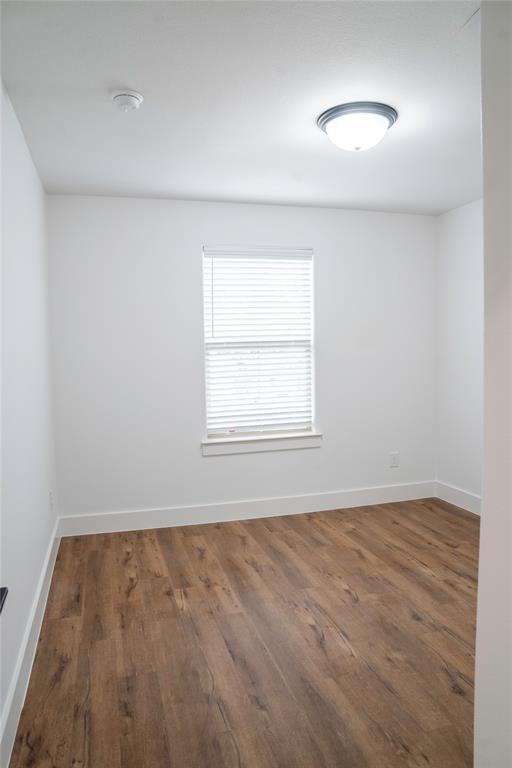 907 East 10th Street Bonham, TX 75418 - Photo 10 of 17