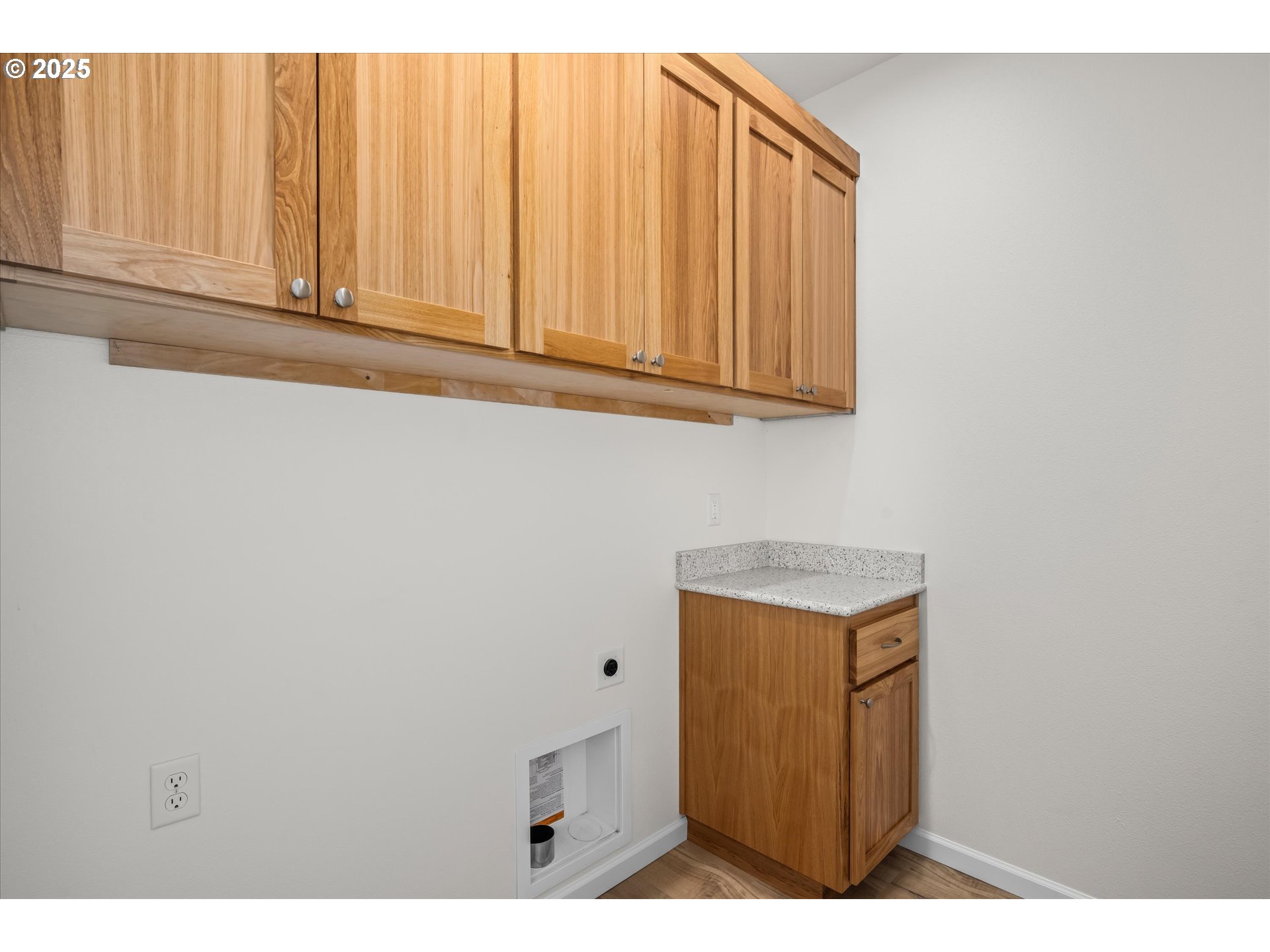 673 Boulder Loop Creswell, OR 97426 - Photo 21 of 35 Laundry