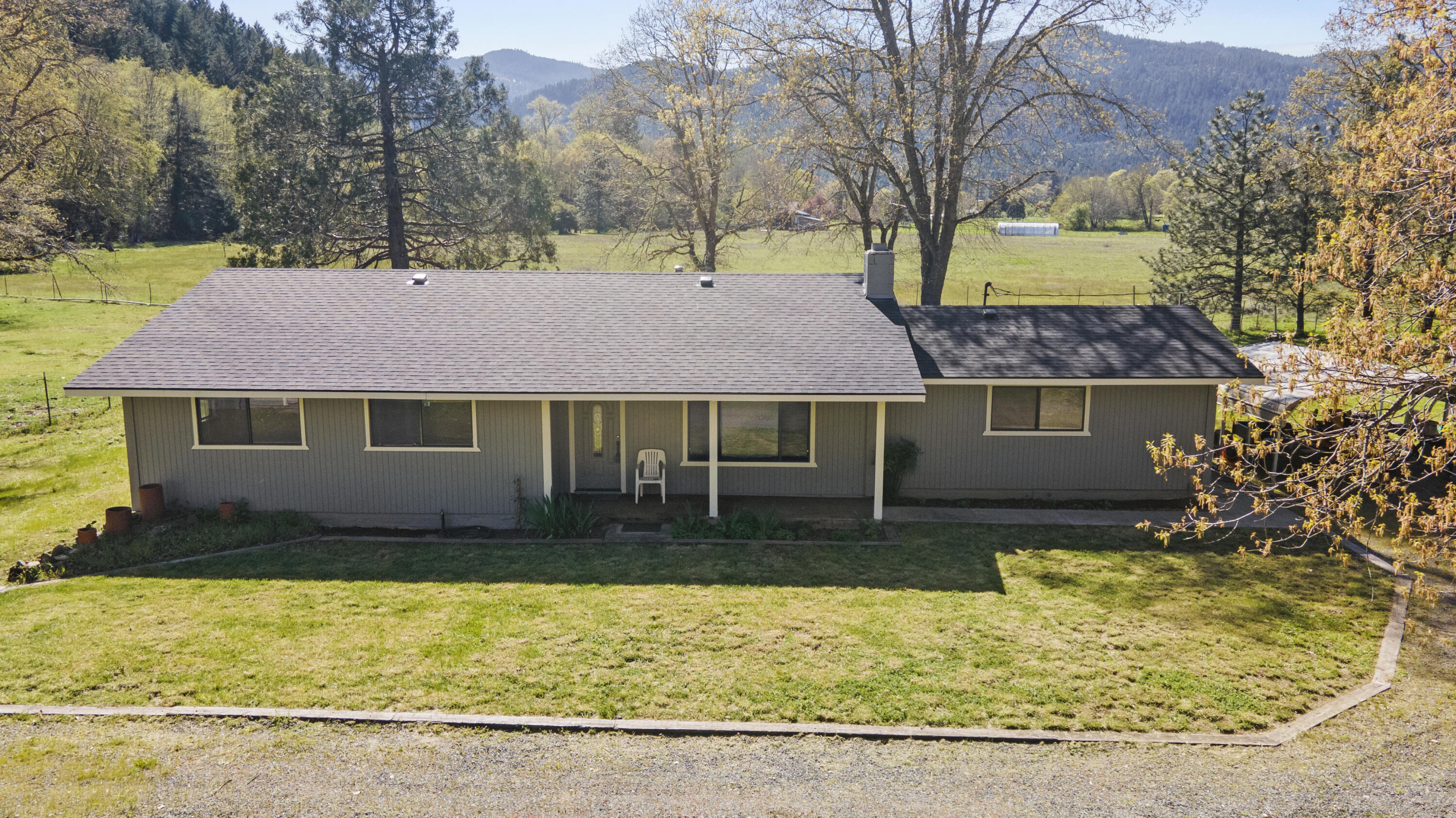 2800 Cedar Flat Road Williams, OR 97544 - Photo 4 of 48 Main House