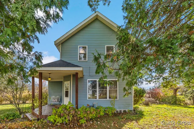 $249,900 | 320 West Pine Street Northeast, Cedar Springs, MI 49319