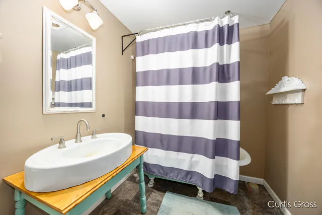 $249,900 | 320 West Pine Street Northeast, Cedar Springs, MI 49319