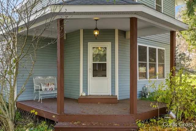 $249,900 | 320 West Pine Street Northeast, Cedar Springs, MI 49319