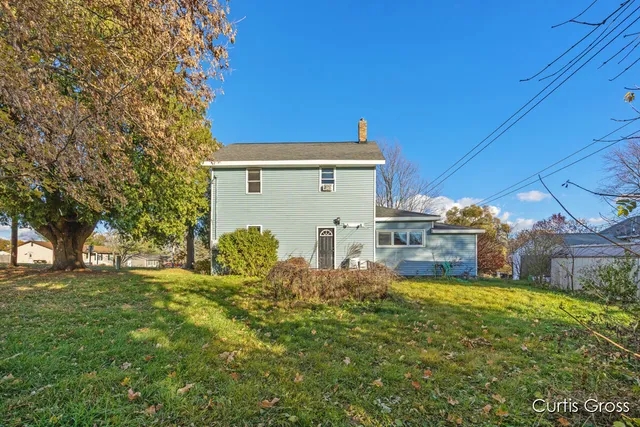 $249,900 | 320 West Pine Street Northeast, Cedar Springs, MI 49319