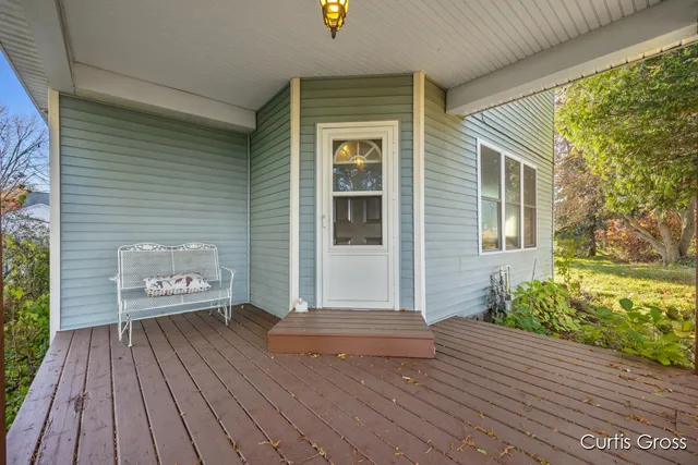 $249,900 | 320 West Pine Street Northeast, Cedar Springs, MI 49319