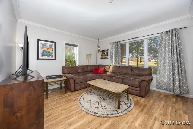 $249,900 | 320 West Pine Street Northeast, Cedar Springs, MI 49319