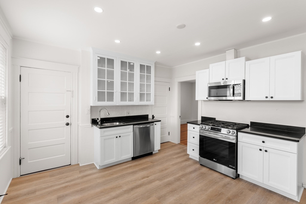 14 Pratt Street, Unit 2 Salem, MA 01970 - Photo 1 of 32