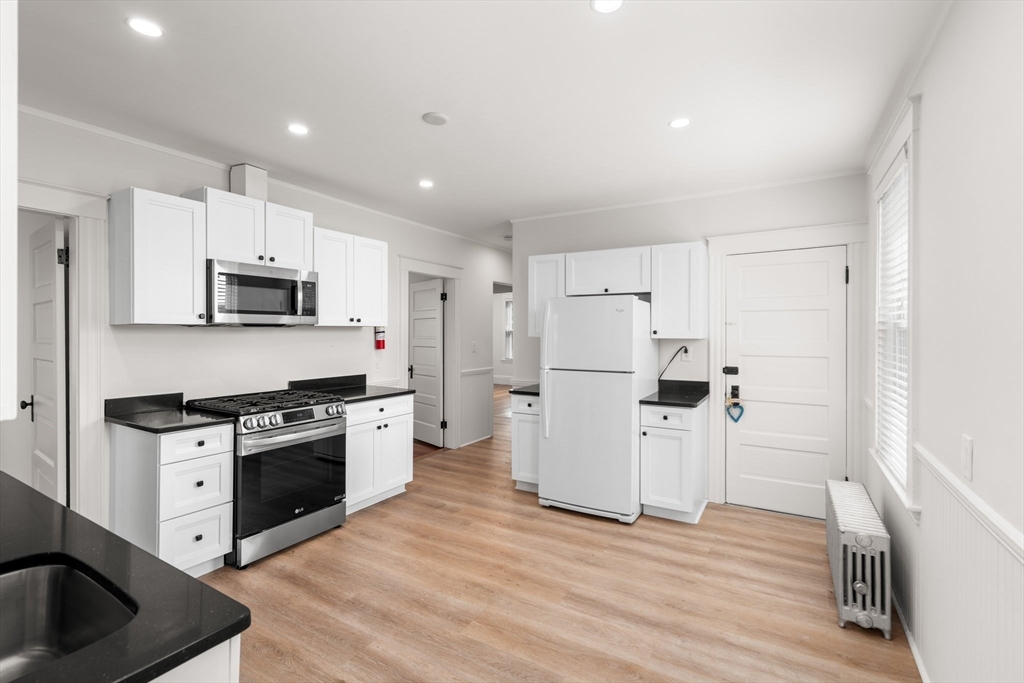 14 Pratt Street, Unit 2 Salem, MA 01970 - Photo 3 of 32