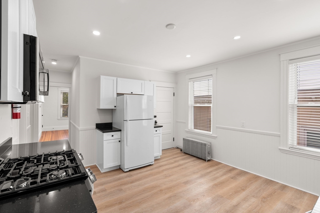 14 Pratt Street, Unit 2 Salem, MA 01970 - Photo 4 of 32
