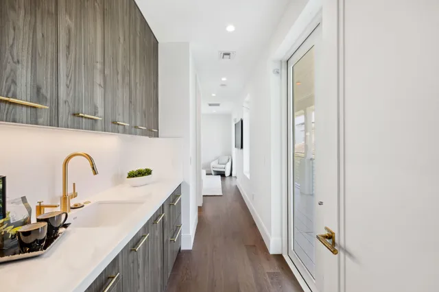 $5,375,000 | 461 Venus Drive, Unit 1, Juno Beach, FL 33408