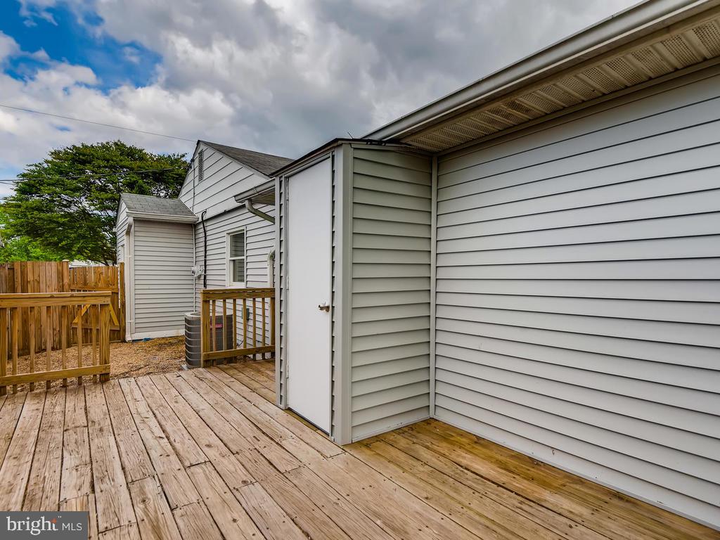 2406 Brunswick Road Baltimore, MD 21227 - Photo 13 of 30 Side Deck