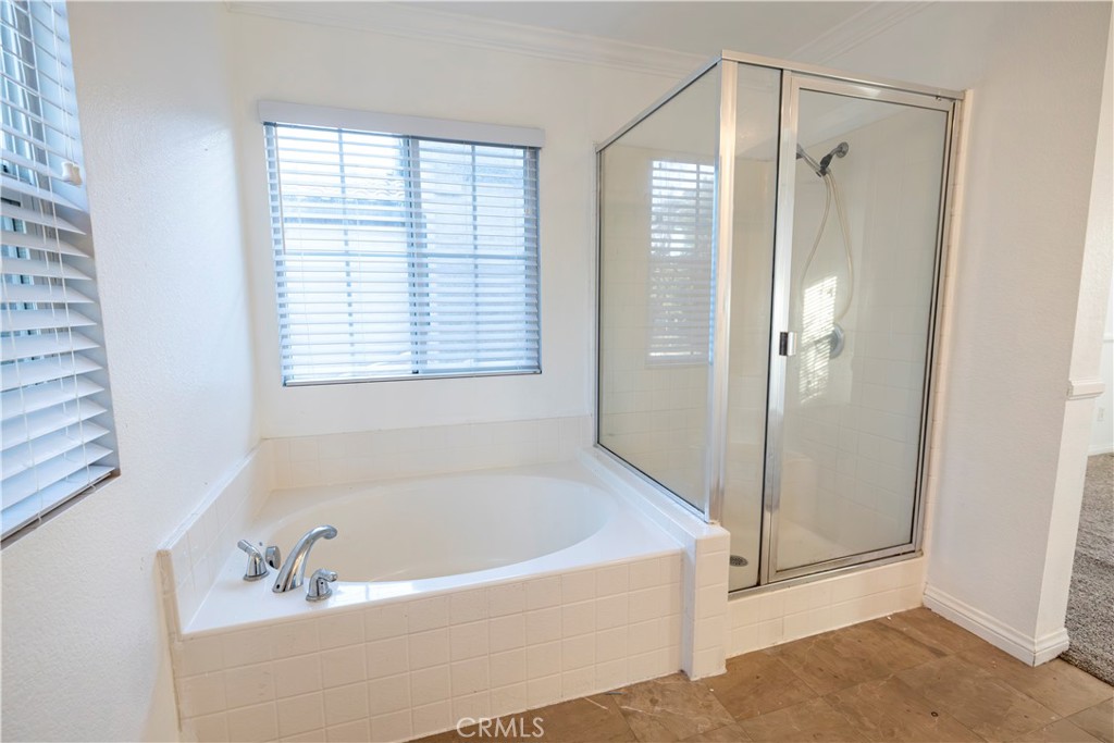 1864 Siena Court Riverside, CA 92501 - Photo 17 of 22 Primary Bedroom Bathroom.