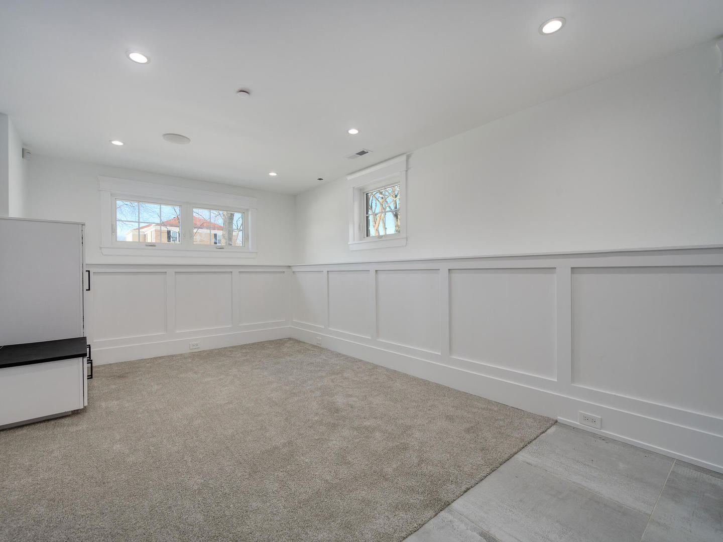 1115 South Delphia Avenue Park Ridge, IL 60068 - Photo 31 of 38 an empty room with white walls and windows