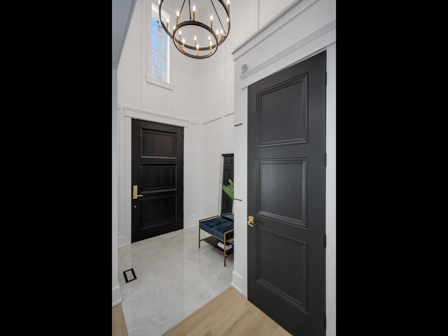 1115 South Delphia Avenue Park Ridge, IL 60068 - Photo 5 of 38 a view of a livingroom with furniture and front door