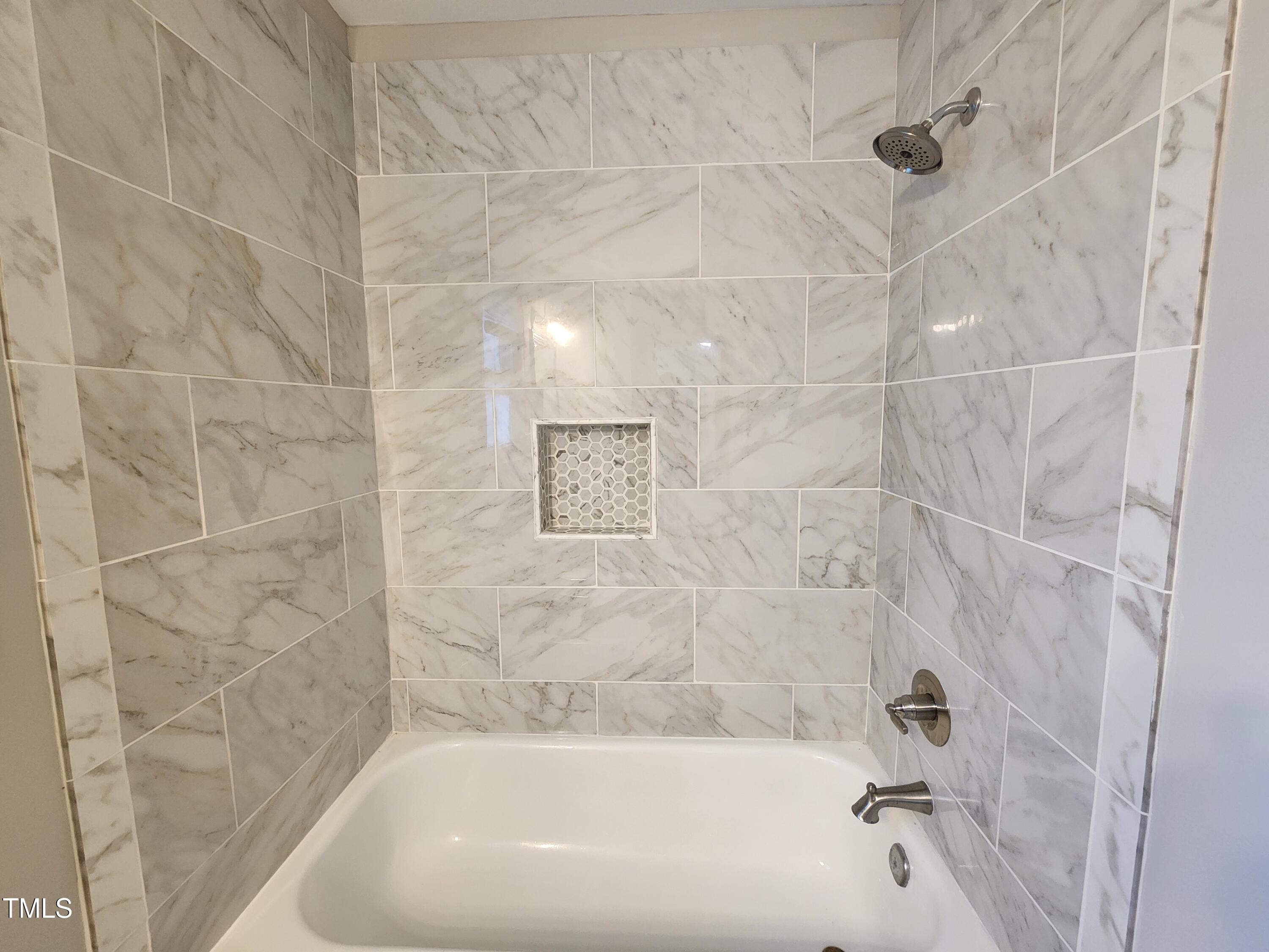 3109 Cinnamon Circle Raleigh, NC 27610 - Photo 5 of 37 20250409_172919