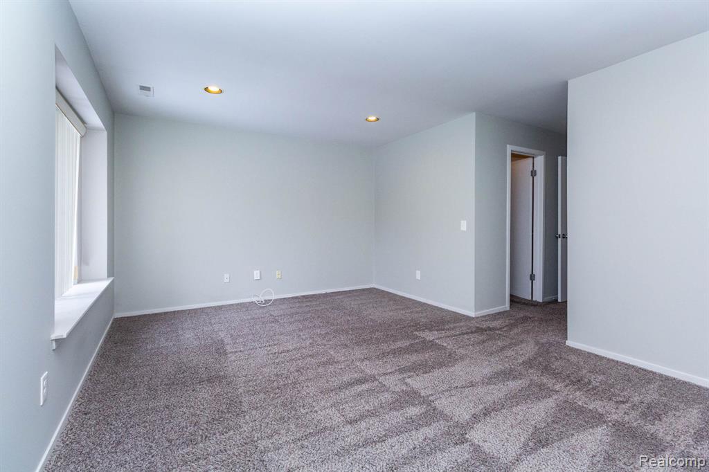 6580 Ridgefield Circle, Unit 202 West Bloomfield, MI 48322 - Photo 17 of 23