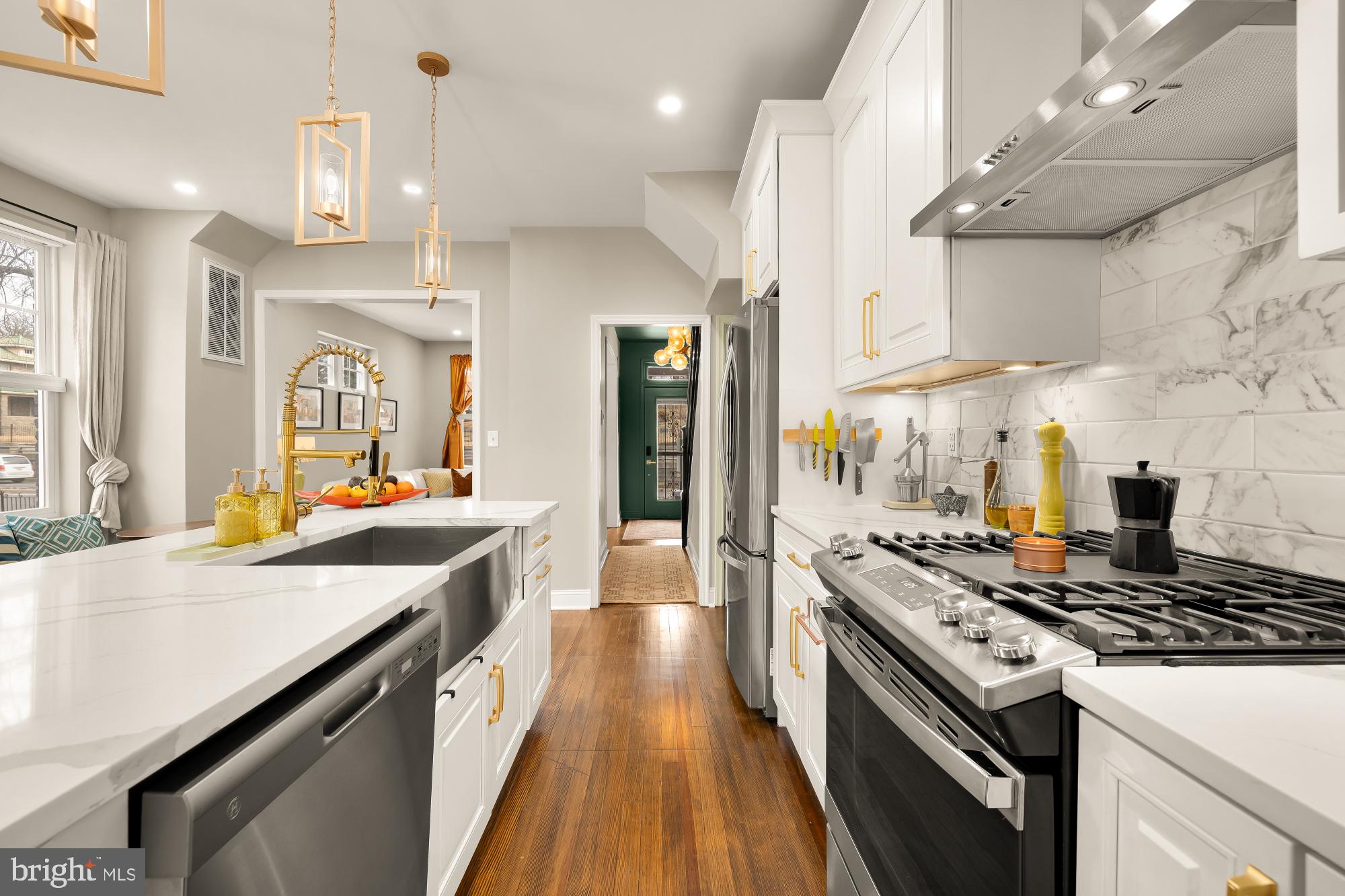 2124 North Capitol Street Northwest Washington, DC 20002 - Photo 4 of 38