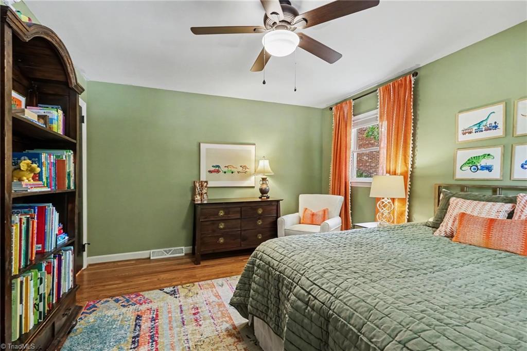 950 Croyden Street High Point, NC 27262 - Photo 20 of 47 1/2 BATH