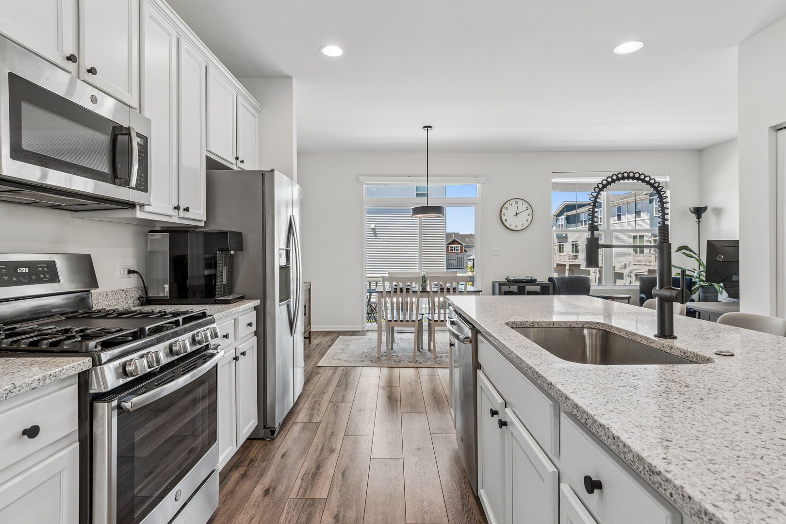 4150 Irving Road Aurora, IL 60504 - Photo 8 of 20