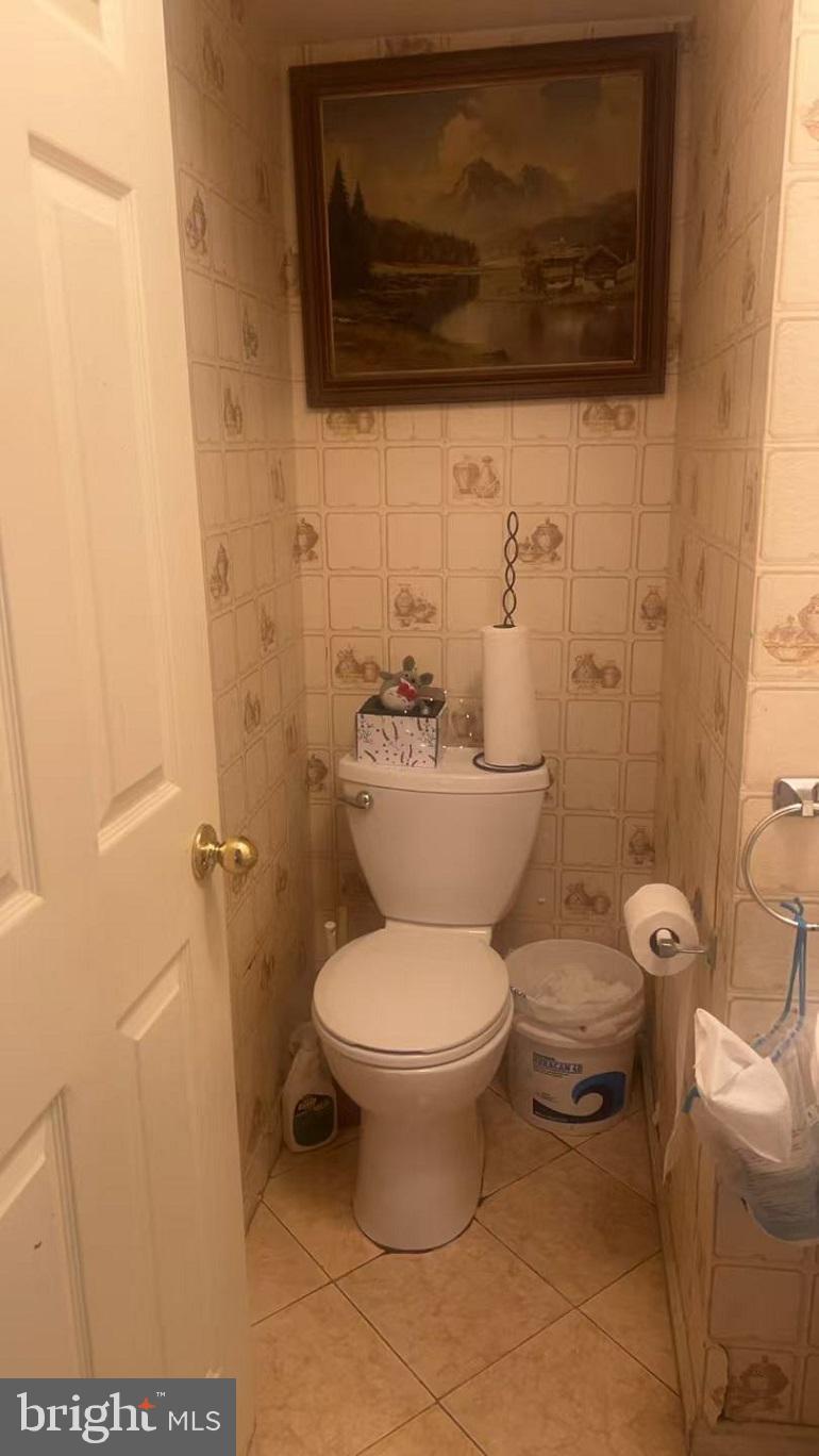 612 Poquessing Avenue Philadelphia, PA 19116 - Photo 10 of 14 bath