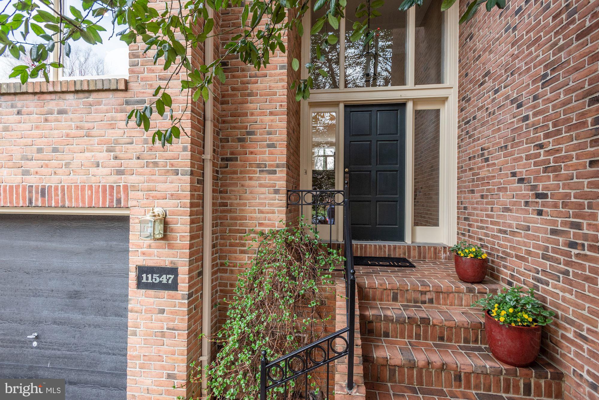 11547 Hemingway Drive Reston, VA 20194 - Photo 2 of 35