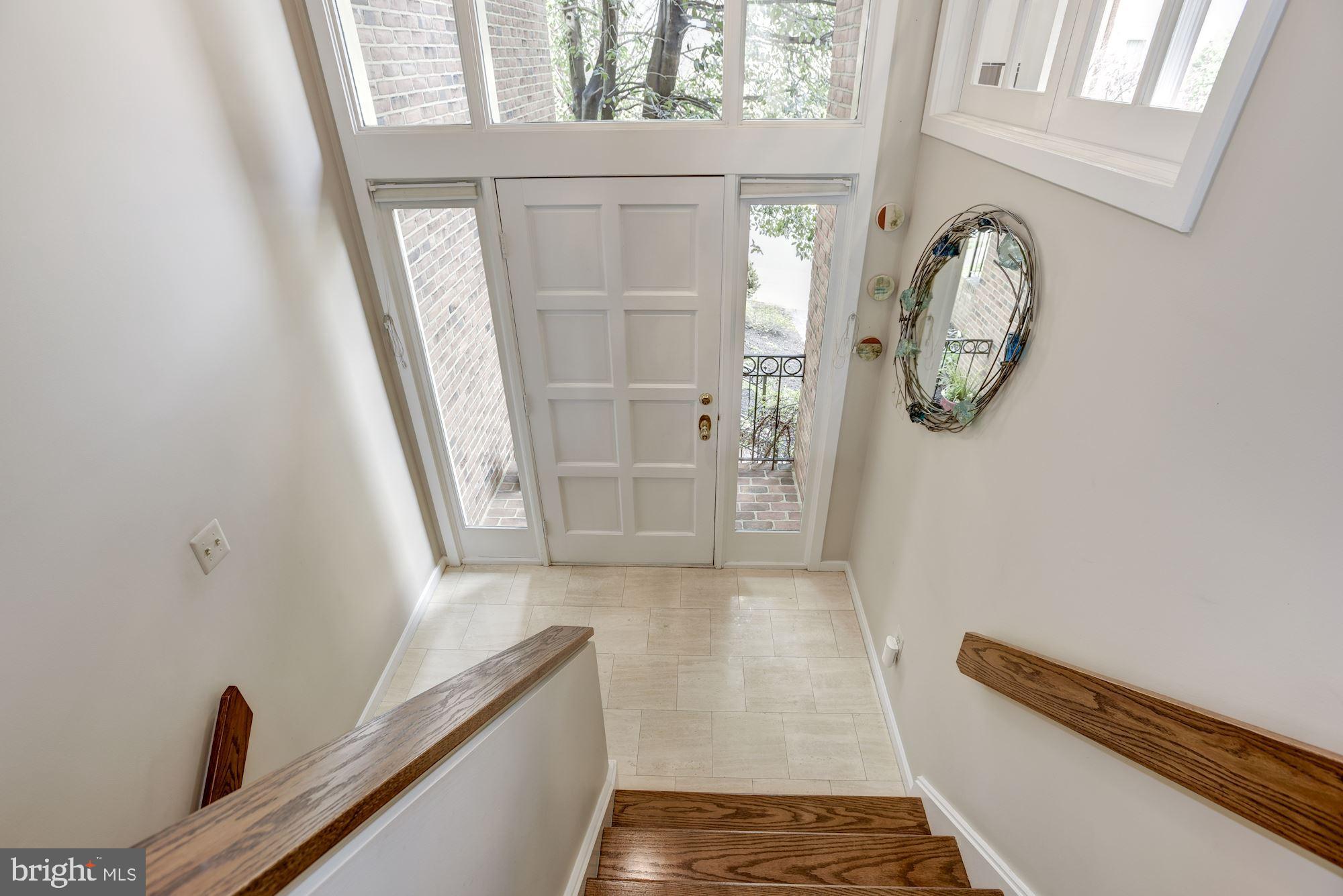 11547 Hemingway Drive Reston, VA 20194 - Photo 3 of 35