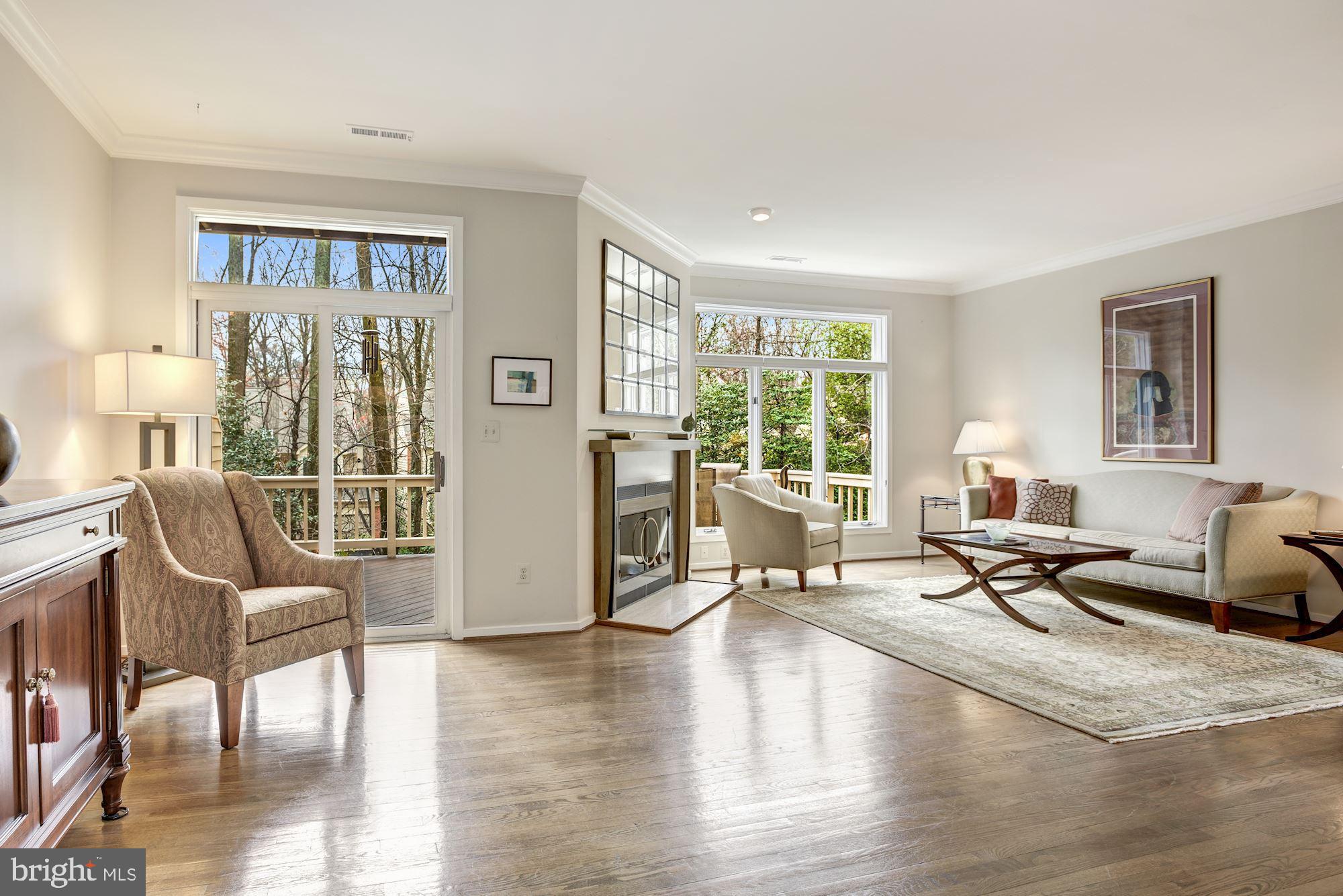 11547 Hemingway Drive Reston, VA 20194 - Photo 5 of 35