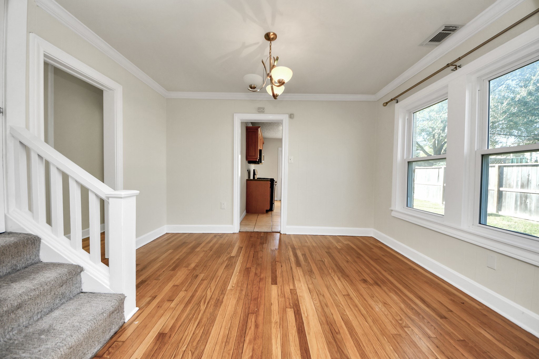 516 Eleanor Street Houston, TX 77009 - Photo 8 of 25 Stylish dining area with a cozy, modern feel—ideal for everyday meals and entertaining.