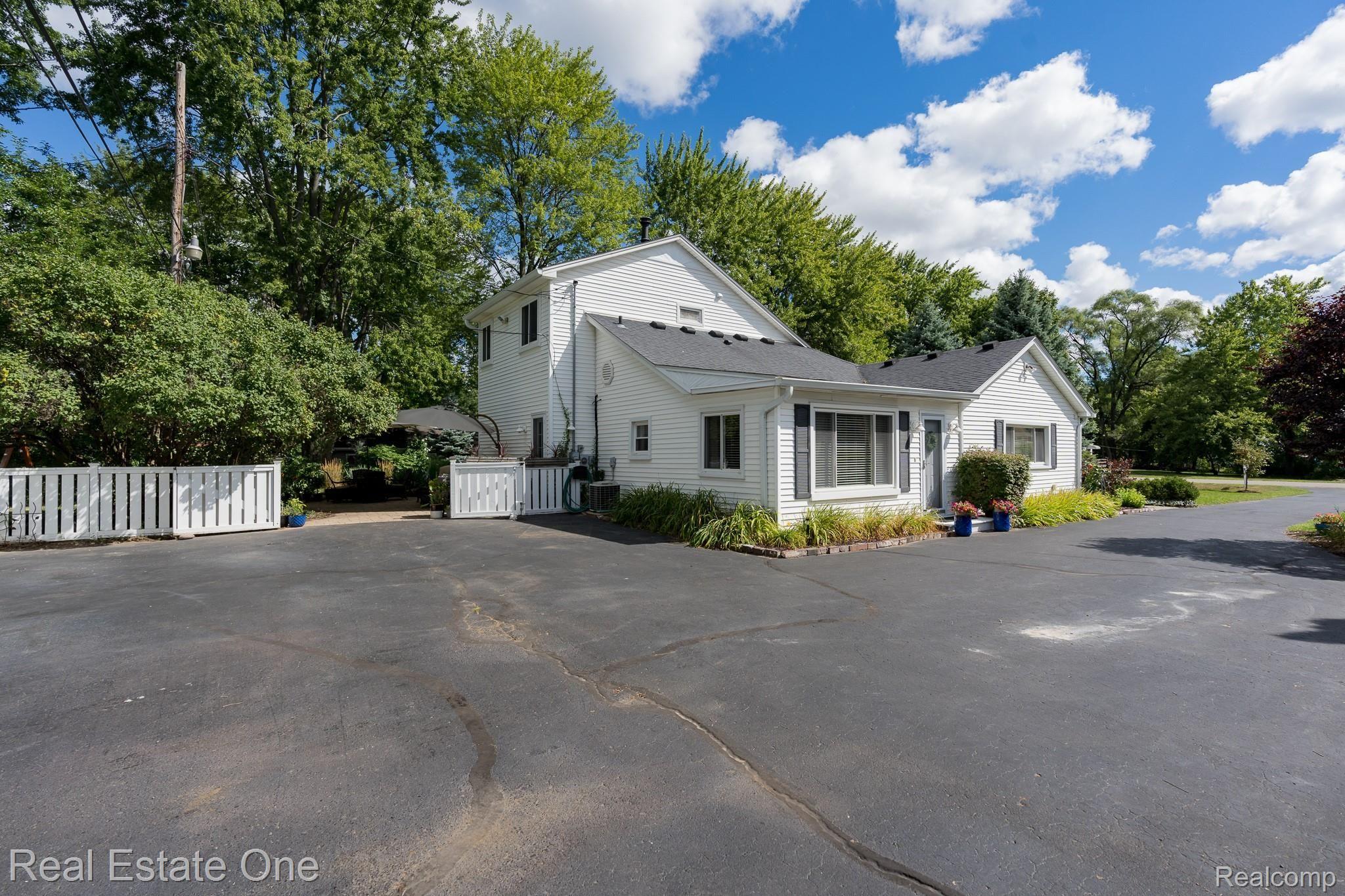 2686 Gerald Avenue Rochester, MI 48307 - Photo 39 of 44 Gerald MLS-W059.jpg