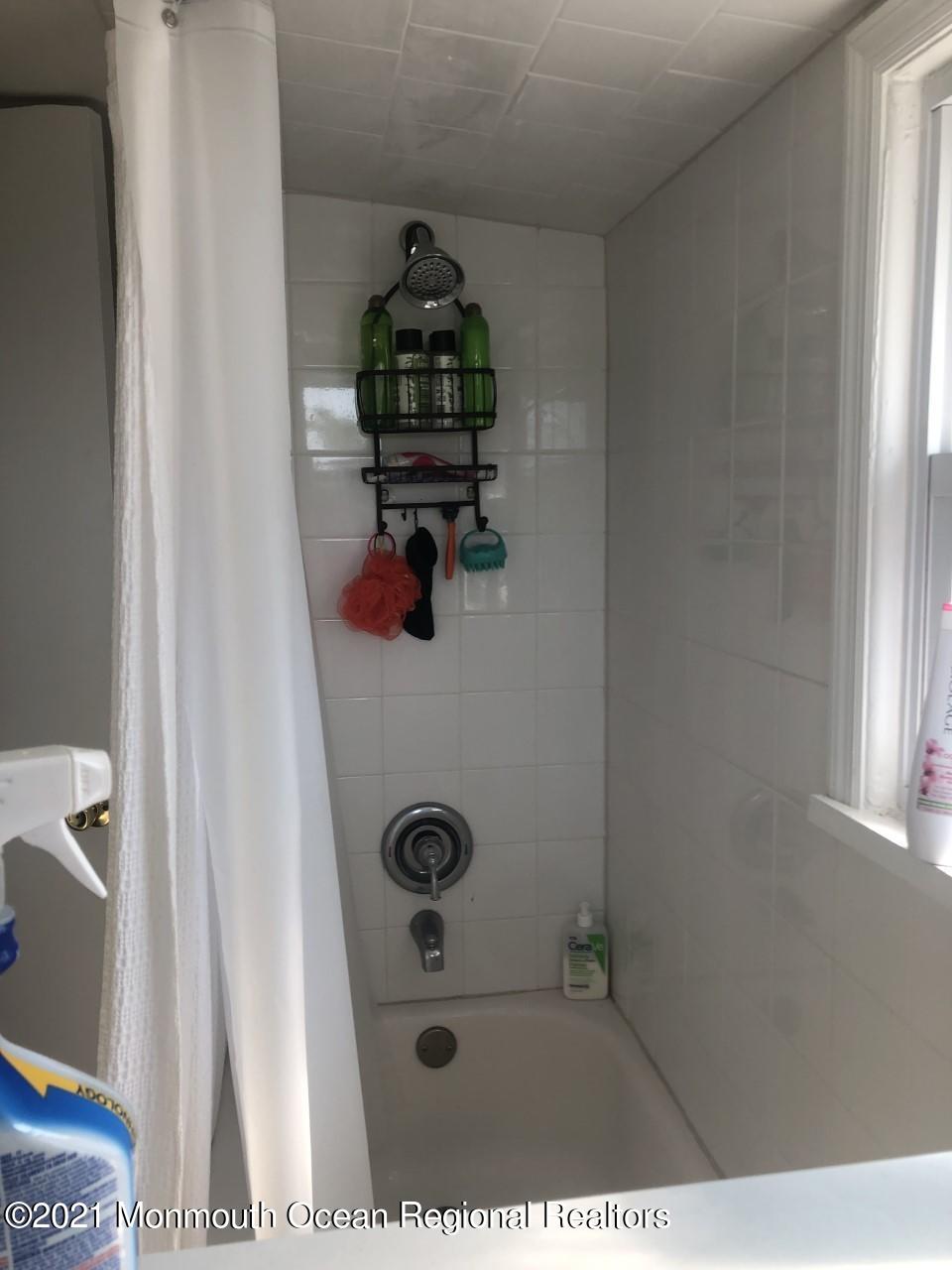 4 Via Ripa Sea Bright, NJ 07760 - Photo 12 of 14 4 Via Ripa bath