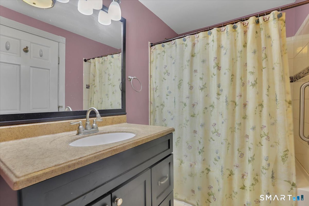 29 Lovely Street Canton, CT 06019 - Photo 29 of 39 Second floor full bath