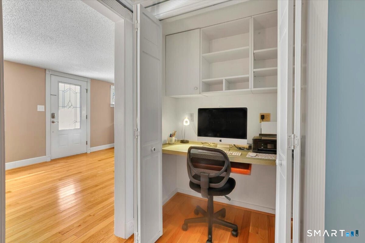 29 Lovely Street Canton, CT 06019 - Photo 8 of 39 Work space