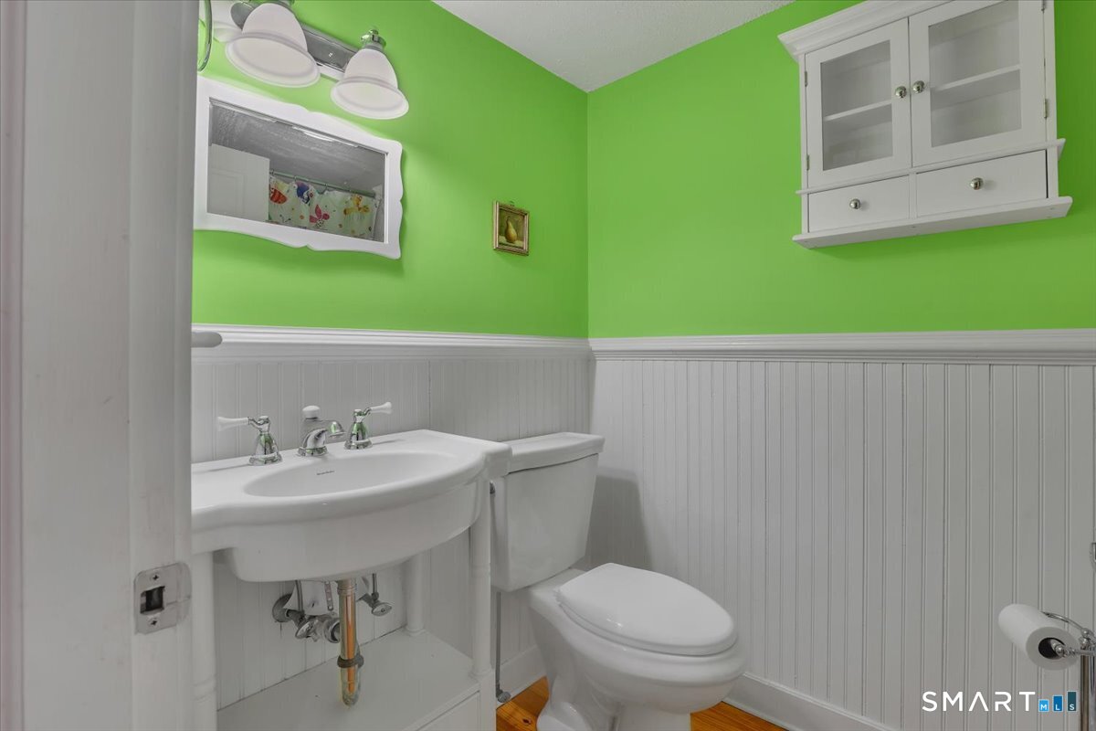 29 Lovely Street Canton, CT 06019 - Photo 9 of 39 Main floor full bath