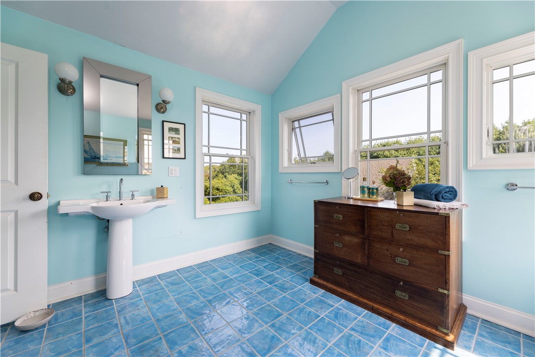 365 Boston Neck Road Narragansett, RI 02882 - Photo 42 of 50