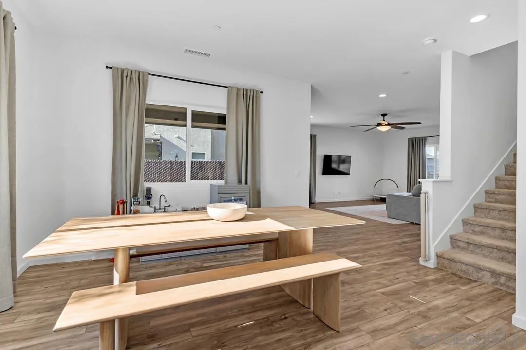 130 Scenic Drive El Cajon, CA 92021 - Photo 10 of 50 a room with a bed and window