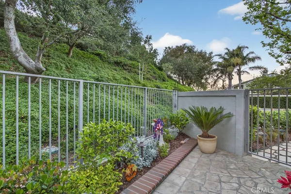 $1,100,000 | 847 South Amber Lane, Anaheim Hills, CA 92807