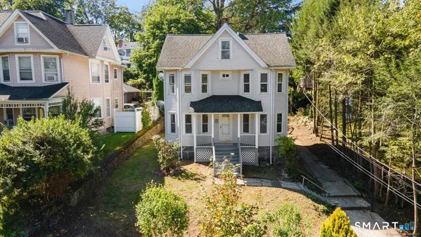$2,100 | 23 Salem Street, Unit 1, Naugatuck, CT 06770