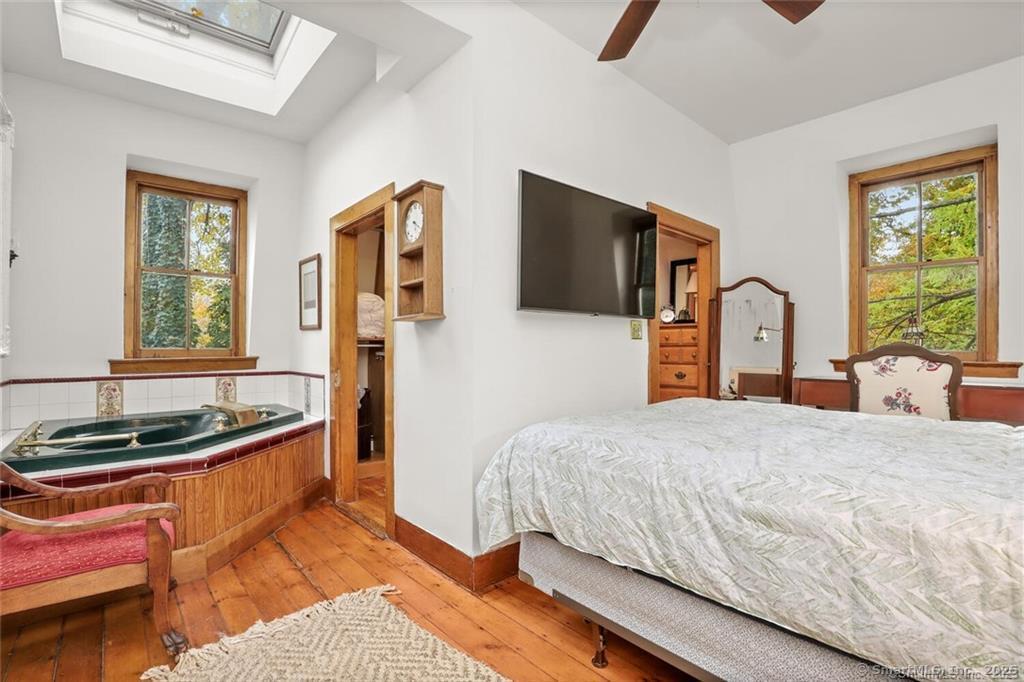 47 Hollow Tree Ridge Road, Unit A Darien, CT 06820 - Photo 18 of 33 Primary Suite