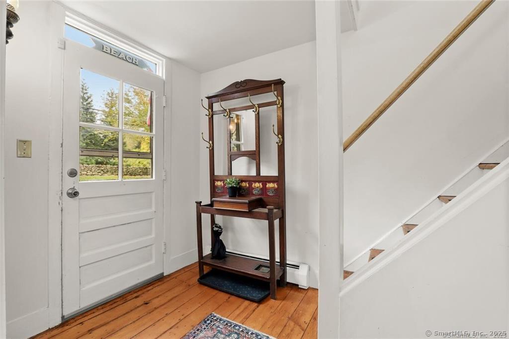 47 Hollow Tree Ridge Road, Unit A Darien, CT 06820 - Photo 4 of 33 Entry Hall