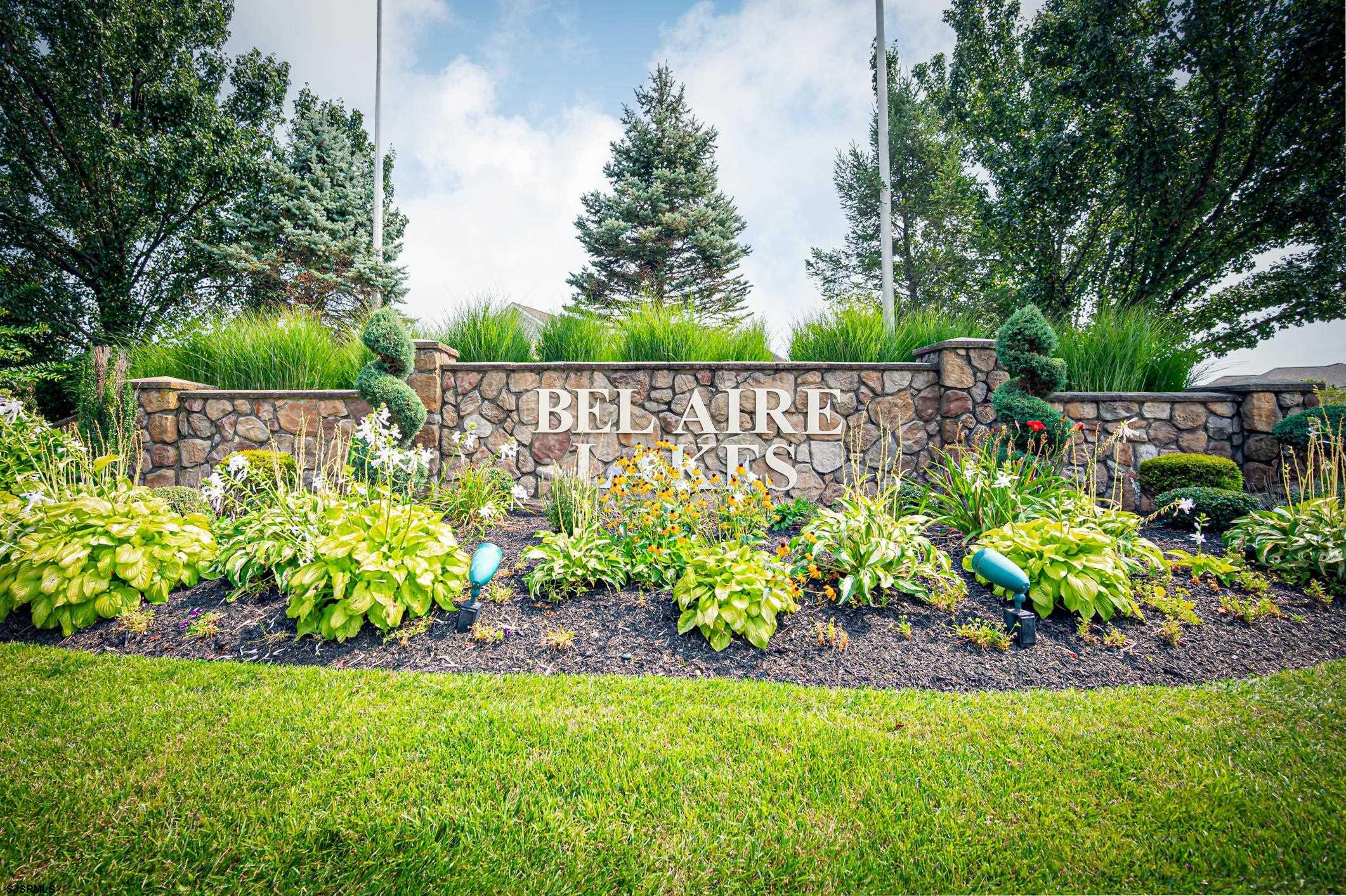 27 Ables Run Drive Absecon, NJ 08201 - Photo 4 of 28 a view of a garden with a flower garden