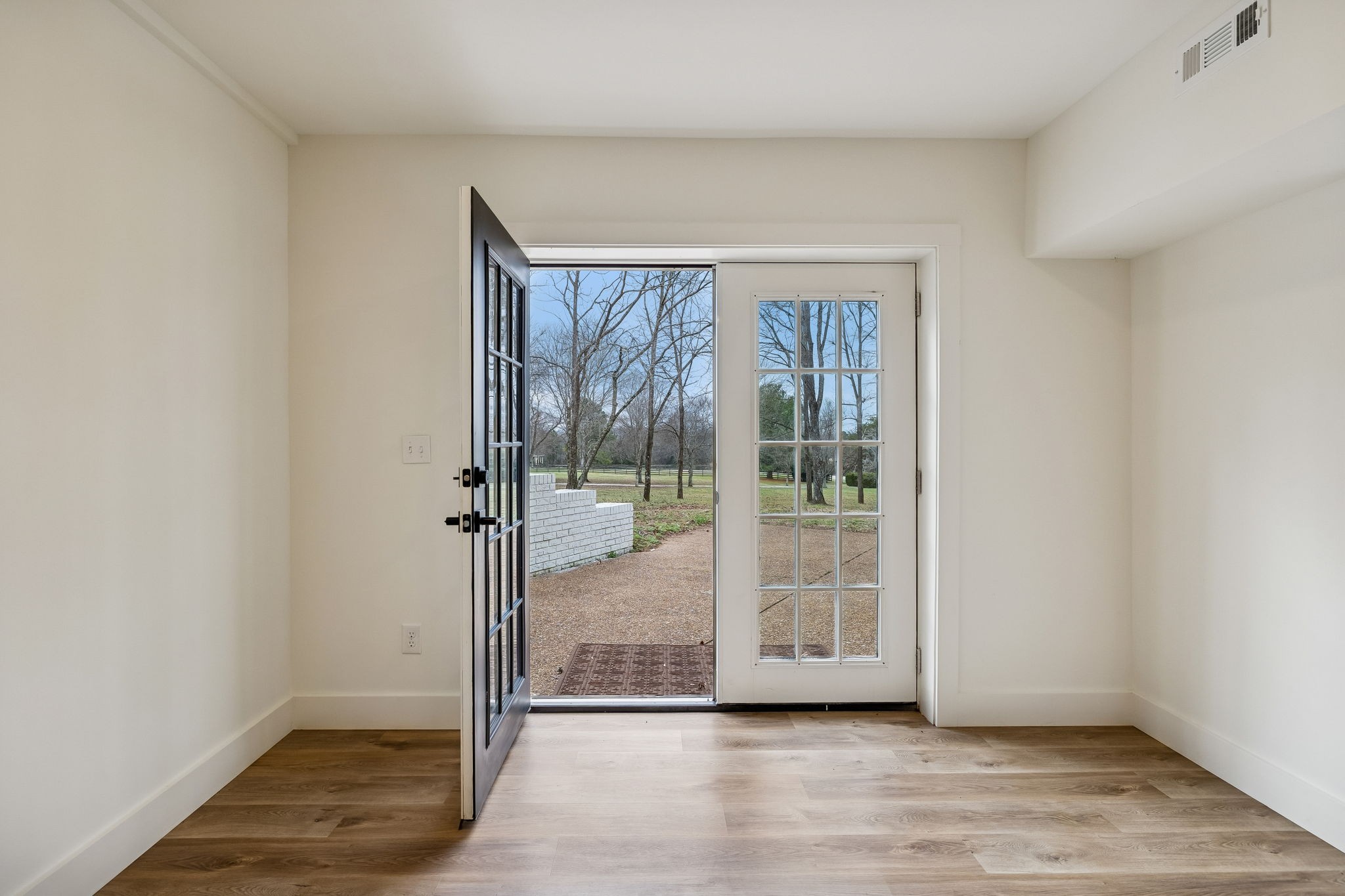670 North Ridge Road Columbia, TN 38401 - Photo 28 of 45 a view of entryway with wooden floor