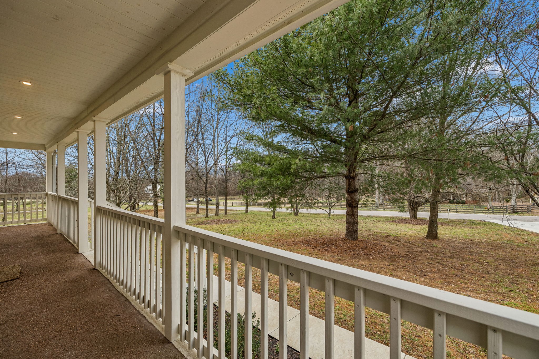 670 North Ridge Road Columbia, TN 38401 - Photo 3 of 45 a view of a yard with wooden fence
