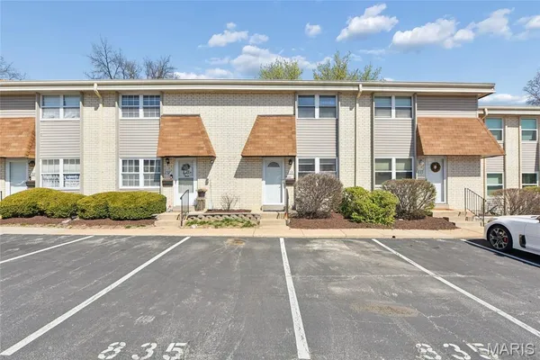 $180,000 | 835 Lilybud Drive, Ballwin, MO 63011