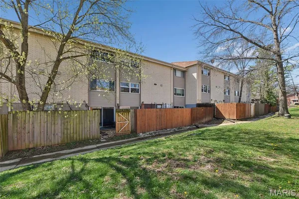 $180,000 | 835 Lilybud Drive, Ballwin, MO 63011