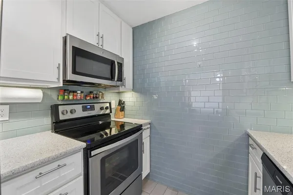 $180,000 | 835 Lilybud Drive, Ballwin, MO 63011